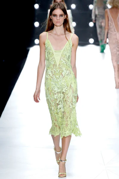 Look 11